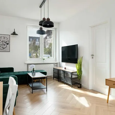 Modern Close To Oliwski Park By Renters Apartment Gdansk