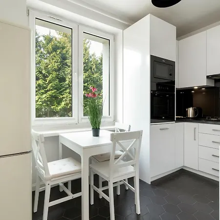 Modern Close To Oliwski Park By Renters Apartment *